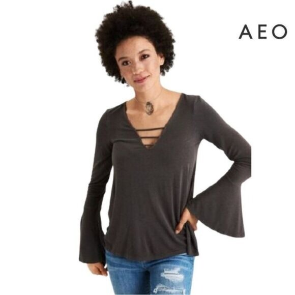 American Eagle’s Soft and‎ Sexy V neck Bell Sleeve Super Soft Women's Top - Picture 1 of 7